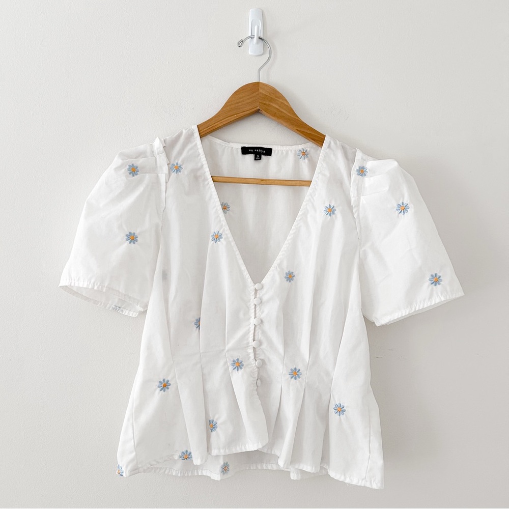 En Saison white Blouse with Blue Floral Accents
